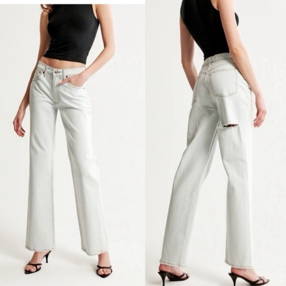 NWOT Abercrombie Curve Love The Baggy Midrise Jean